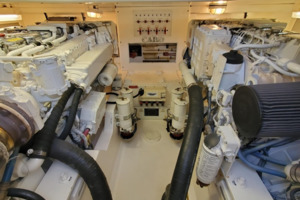 40 Cabo - Manana - Engine Room