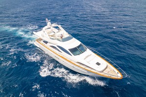 Azimut 80 - Exterior Profile