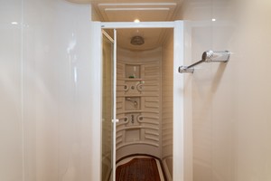 Azimut 80 - Master Head