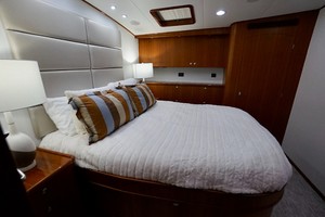Whiticar 77 - Kings Blue - master stateroom