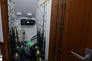 Whiticar 77 - Kings Blue - rod storage