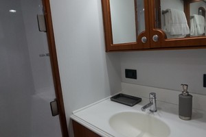 Whiticar 77 - Kings Blue - guest head