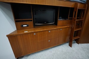 Whiticar 77 - Kings Blue - guest stateroom