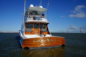 Whiticar 77 - Kings Blue - stern profile