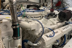 Broward 102 - Andiamo - Engine Room