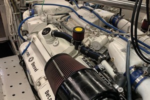 Broward 102 - Andiamo - Engine Room