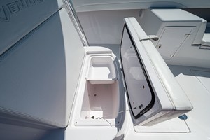 Venture 39-Black and Blue-Cooler