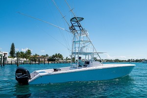 Venture 39-Black and Blue-Profile