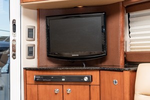 Meridian 39 - Out'n About - Salon
