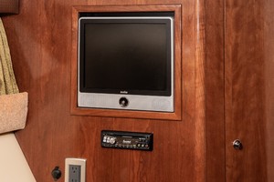 Meridian 39 - Out'n About - Master Stateroom