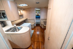 Tiara Yachts 43 - Amadeus - Entry to Cabin