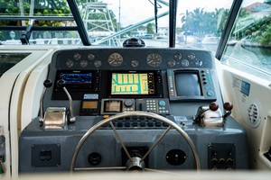 Tiara Yachts 43 - Amadeus - Flybridge Helm