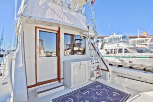 Viking 41 - Yota Life - Cockpit