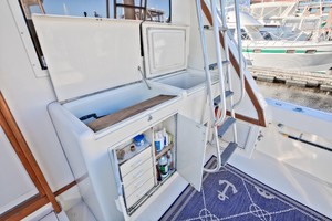Viking 41 - Yota Life - Cockpit